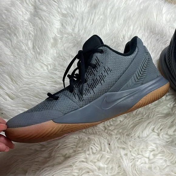 Nike Kyrie Flytrap 2 Cool Grey Sneakers