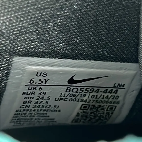 Nike LeBron 17 Big Kids' Shoes Light Aqua-Particle Grey Size 6.5Y