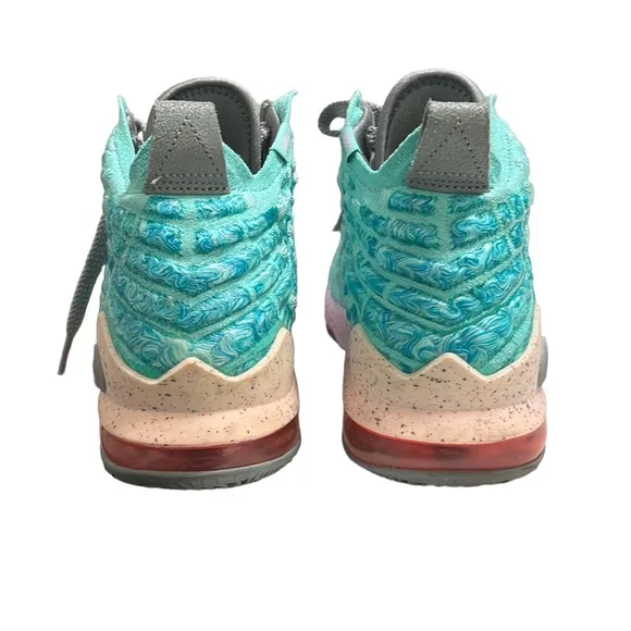 Nike LeBron 17 Big Kids' Shoes Light Aqua-Particle Grey Size 6.5Y