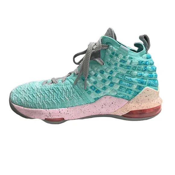 Nike LeBron 17 Big Kids' Shoes Light Aqua-Particle Grey Size 6.5Y