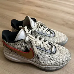 Nike Lebron James XX 20 The Debut White Graffiti DJ5423-100 Size 7Y