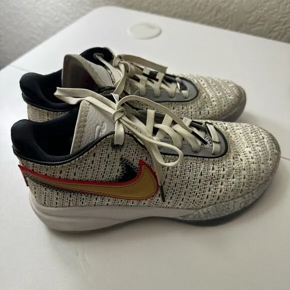 Nike Lebron James XX 20 The Debut White Graffiti DJ5423-100 Size 7Y