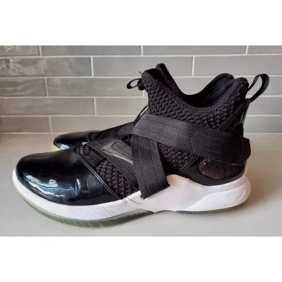 Nike LeBron Soldier 12 SFG Black Roses NBA Basketball Shoes Boys 6 Y Fast Ship