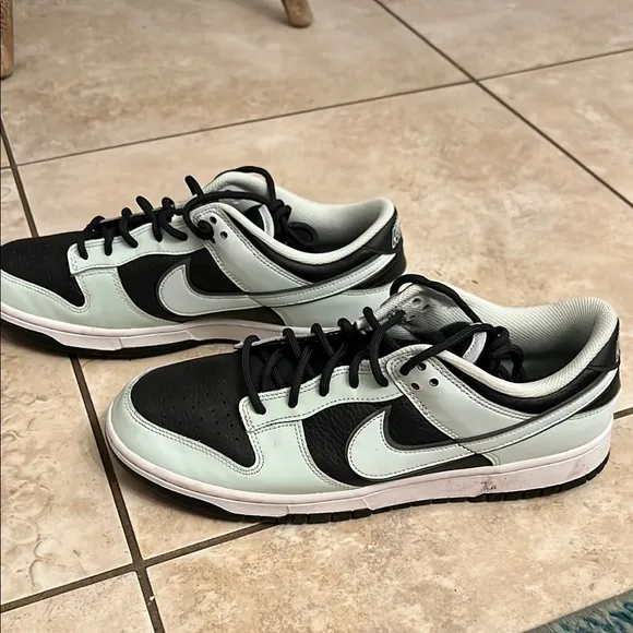 Nike Men's Dunk Low black &amp; mint shoes