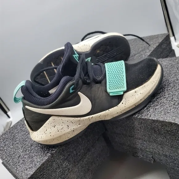 NIKE PG 1 PAUL GEORGE BLACK-LIGHT BONE-LIGHT AQUA 880304 002 SIZE 4 YOUTH SHOES