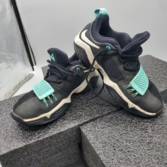 NIKE PG 1 PAUL GEORGE BLACK-LIGHT BONE-LIGHT AQUA 880304 002 SIZE 4 YOUTH SHOES