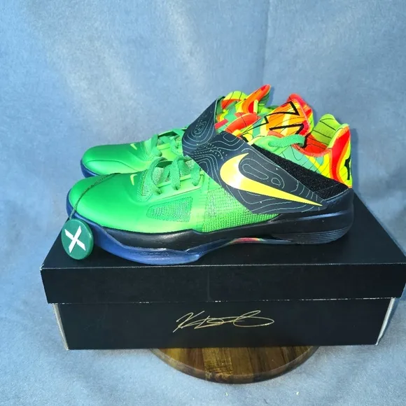Nike Shoes Zoom KD4 weatherman sneakers shoes men's size 9.5****Attention ******