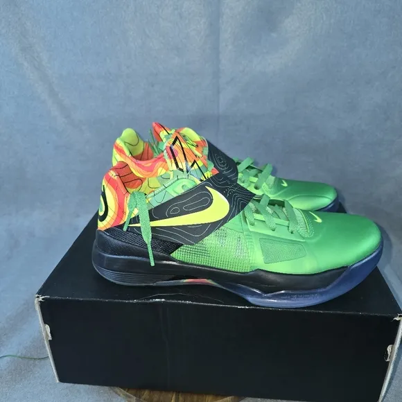 Nike Shoes Zoom KD4 weatherman sneakers shoes men's size 9.5****Attention ******