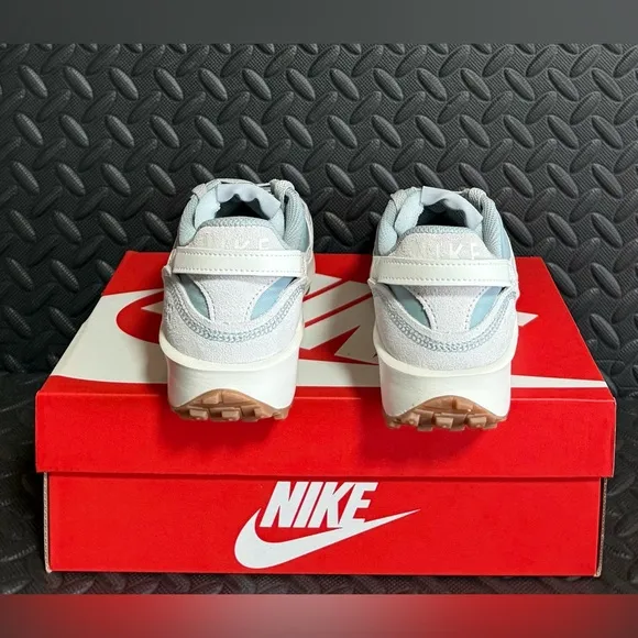 Nike Waffle Debut Light Blue White Sneakers Shoes Womens Size 5.5