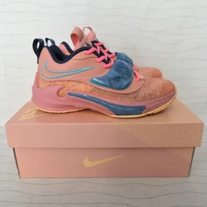 Nike Youth Zoom Freak 3 'Stay Freaky' Crimson Bliss Shoes DO5966-600 Sz 5Y