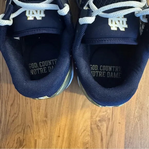 Notre Dame Shoes Men’s 9.5 Navy Blue Gold White Under Armour Shoes Irish ☘️