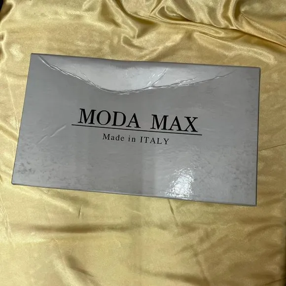 NWB Moda Max leather shoes
