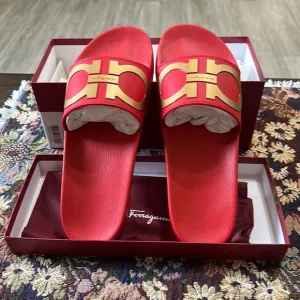NWB Salvatore Ferragamo Groove 2 Lipstick G Syntetiv Sandals Size 13