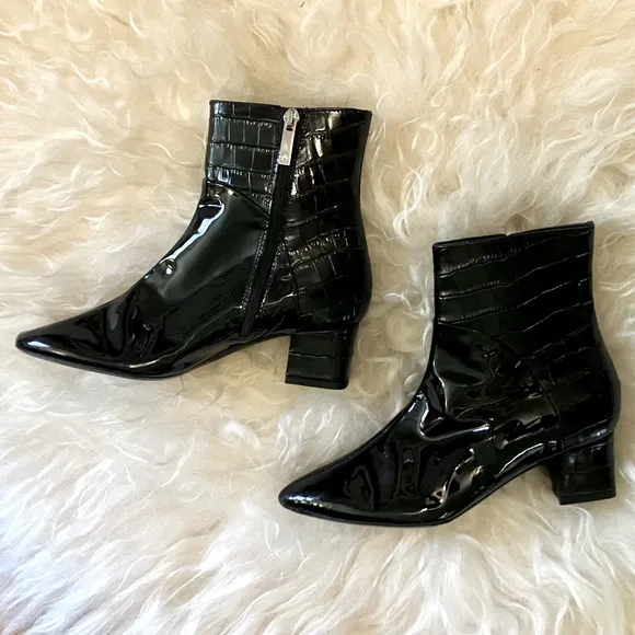 NWOB Aquatalia Black Patent Leather Croc Embossed Ankle Boots Sz 5.5.