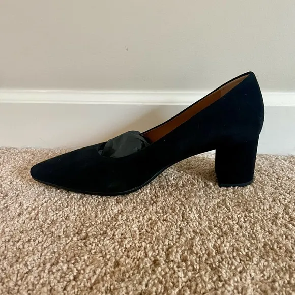 NWOT Aquatalia Pasha Pump (Women) in Black Suede, Size 10, never worn