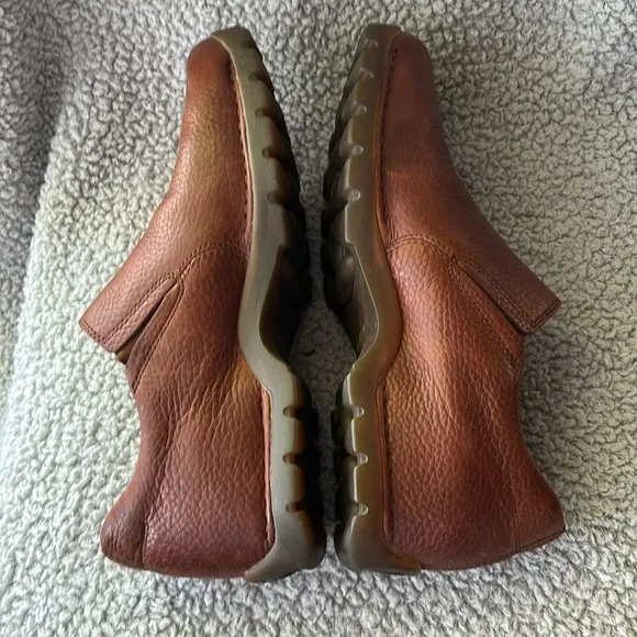NWOT COLE HAAN Brown Comfort Leather Slip On Casual Loafers