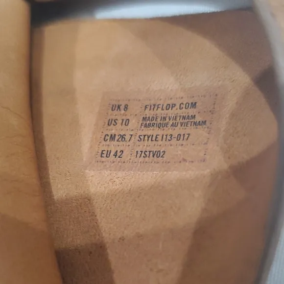NWOT Fitflop Women's Tan flip-flop style Sandals SZ 10