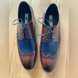 NWOT Joseph Abboud Giorgio Men's Brown /Navy Leather Shoes