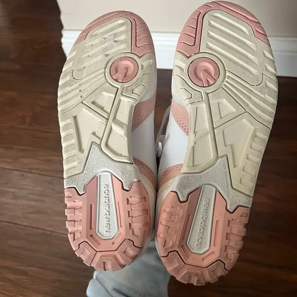 NWOT New Balance Big Kid 550 Pink and White Sneakers -3.5
