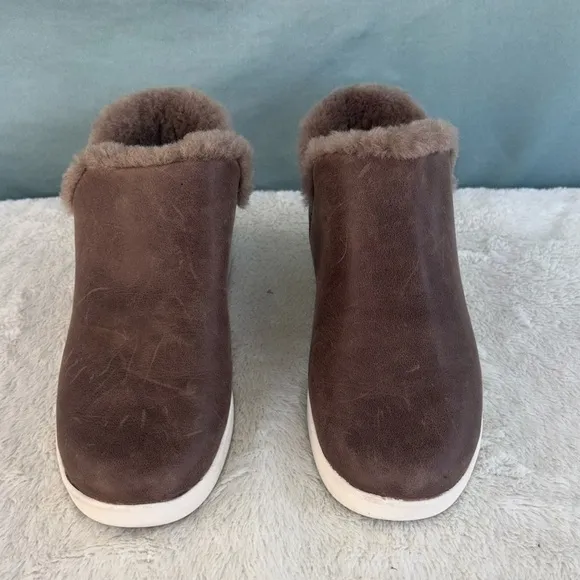 NWOT OluKai Mālua Hulu Women’s Warm Winter Booties Warn Taupe Brown Leather Sz 6