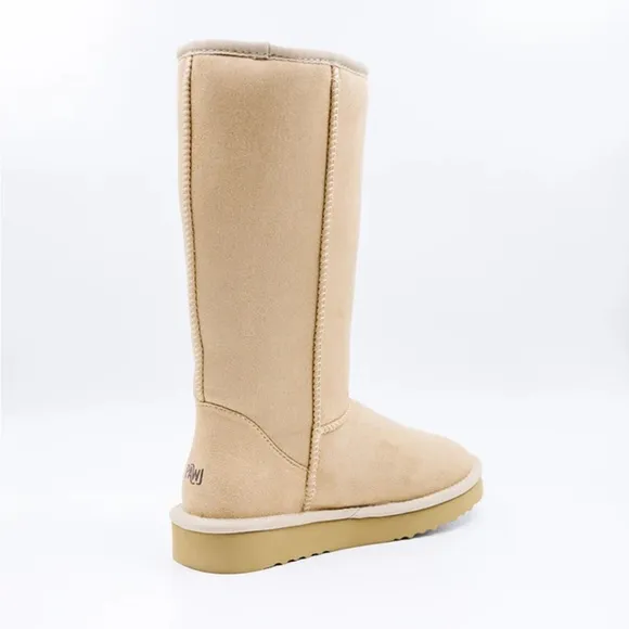 NWOT PawJ vegan tall boot in Aspen snow