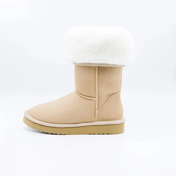 NWOT PawJ vegan tall boot in Aspen snow