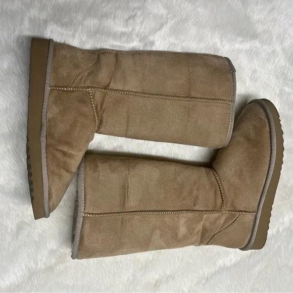 NWOT PawJ vegan tall boot in Aspen snow
