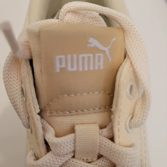 NWOT Puma Court Classic Vulc Women's Beige Lifestyle Sneakers Size US 7 Women's