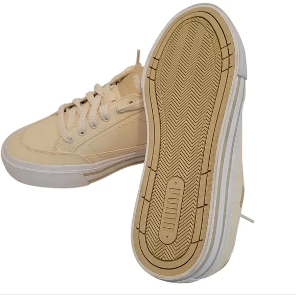 NWOT Puma Court Classic Vulc Women's Beige Lifestyle Sneakers Size US 7 Women's