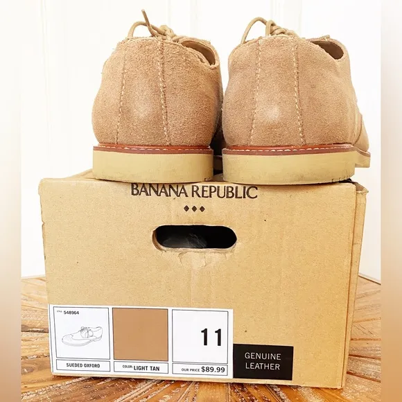 NWT Banana Republic Men’s Light Tan Sueded Oxford Shoes in Size 11