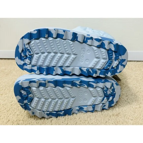 NWT Crocs Classic Lined Neo Puff Lt Blue Boots Kid's Size J5