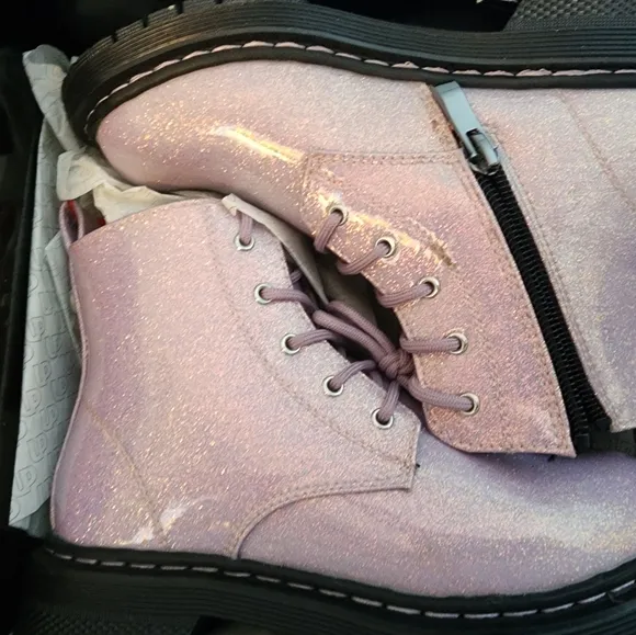 NWT IOB Ground Up Uplift Boots Iridescent Purple Size 1
