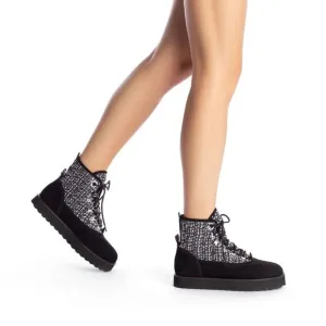 NWT LARROUDÉ Handmade Vail Boot In Black Tweed and Suede Size 10