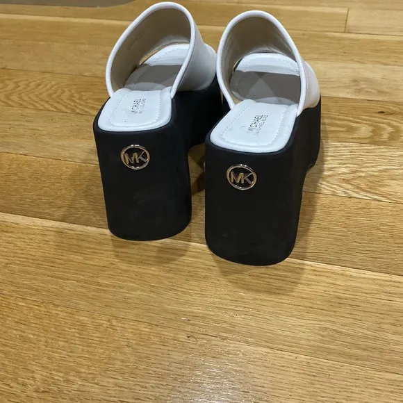 NWT Michael Michael Kors Womens Dabney Leather Platform Wedge Slide shoes