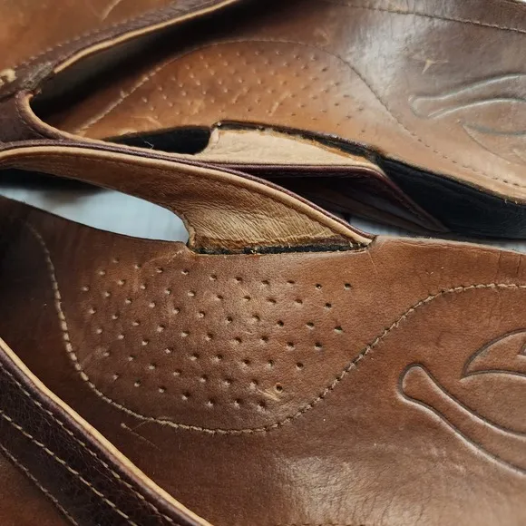 Olukai Men's Brown Kumu Leather Flip Flop Sandals Size W8 — Used, Read Descript