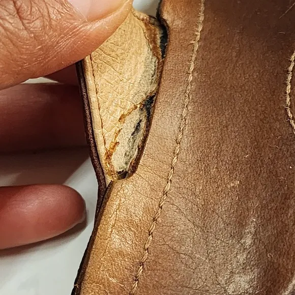 Olukai Men's Brown Kumu Leather Flip Flop Sandals Size W8 — Used, Read Descript