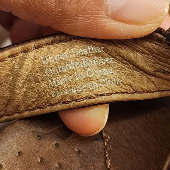 Olukai Men's Brown Kumu Leather Flip Flop Sandals Size W8 — Used, Read Descript