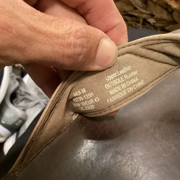 Olukai Nui Leather Beach Sandals Men's US 10 Flip Flops Brown EU 43