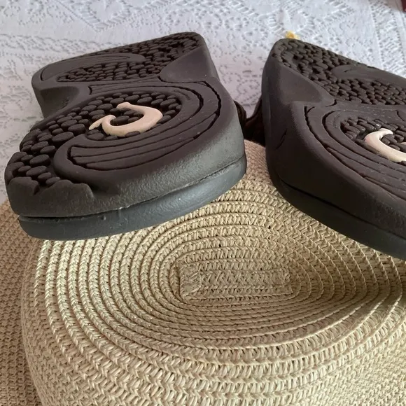 OluKai Slide Nalu Sandals Men. Sz 9.