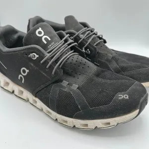On Cloud Swiss Engineering Running Shoes, size 10.5