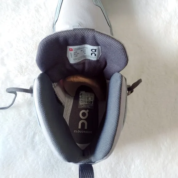 On Running Cloudridge Sneaker Hiking Boots