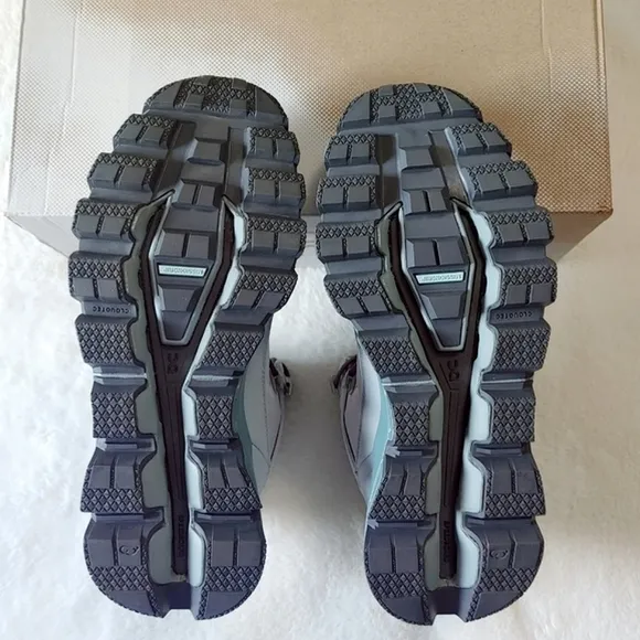 On Running Cloudridge Sneaker Hiking Boots