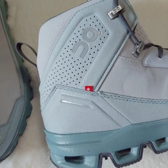 On Running Cloudridge Sneaker Hiking Boots