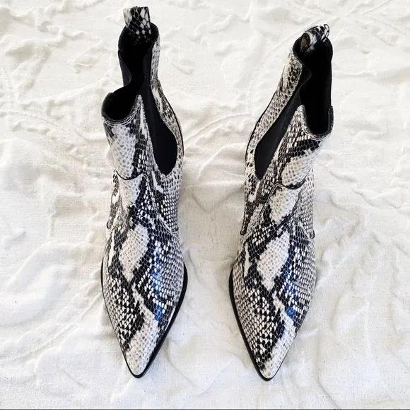 PAIGE Willa Snake Bootie Size 7 New $350