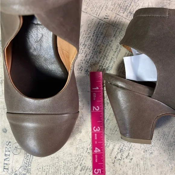 PEPE MONJO ARGILA Brown Leather Ankle Strap Heel Shoes