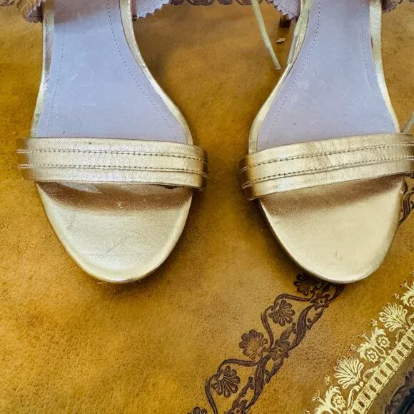 Pour La Victoire The Shanna Gold Perforated Straps Leather Lace Up Heels Sz 9.5