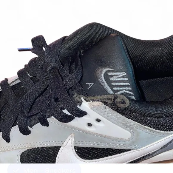 Preloved Nike Black and Light Gray Air Max Sneakers