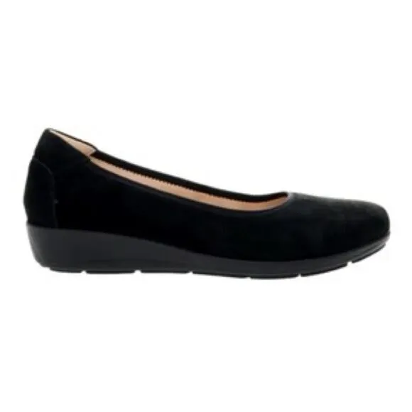 PROPET SLIP ON BLACK SUEDE YARA SHOES, Size 11 Wide, New in Box MSRP $115