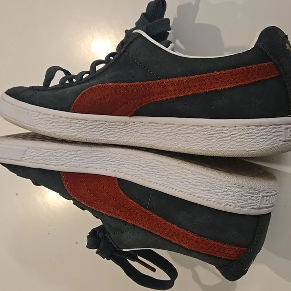 Puma Men's Suede Sneakers - Green and Red
