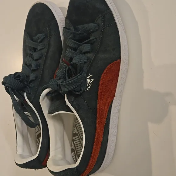 Puma Men's Suede Sneakers - Green and Red